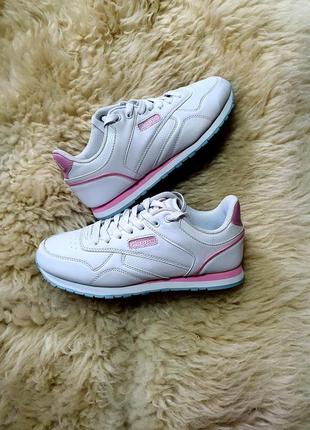 Кросівки kappa в наявності