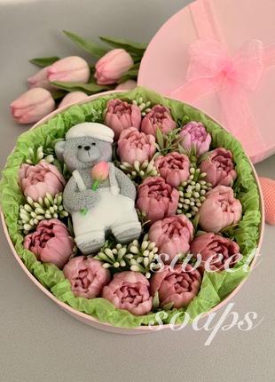 Коробочка з тюльпанами
