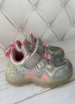 Кроссовки для девочки