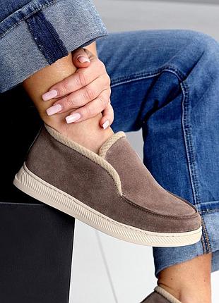 Натуральные замшевые демисезонные лоферы - ботинки цвета визон