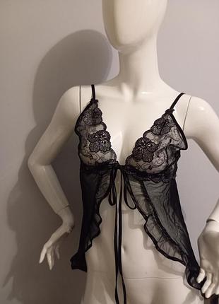 Красивий пенюар нічнушка