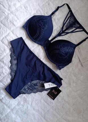 Білизна hunkemoller