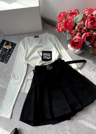 ‼️новинка‼️
     фото реал

       костюм 
спідниця-шорти
+кофточка😍