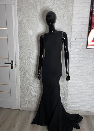 Вечірня сукня з шлейфом