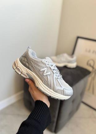 Кроссовки женские new balance