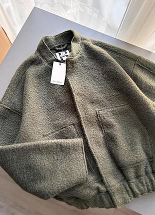 Бомбер деми букле pull & bear