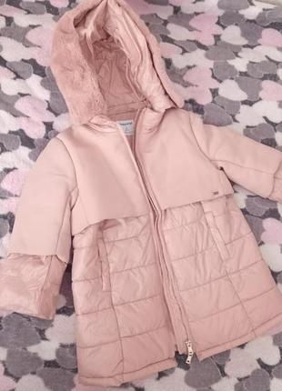 Демісезонна куртка для маленької модняшки.