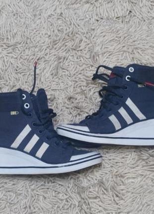Кроссовки -сникерсы фирмы adidas.размер 37-38.в идеальном состоянии