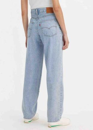 Продам джинсы levi's женские.