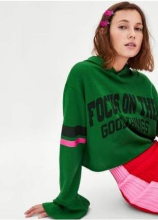 Женская детская кофта с капюшоном короткое укороченное худи zara зелёного цвета с интересным рукавом