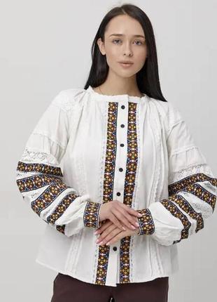 Вишиванка на ґудзиках