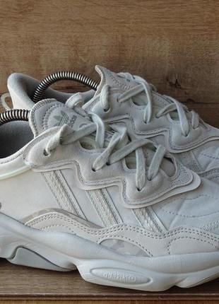 Кроссовки adidas ozweego