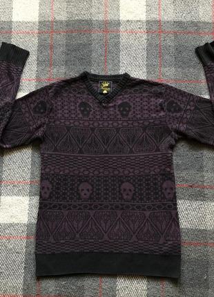 Кофта свитер с черепом и алмазами