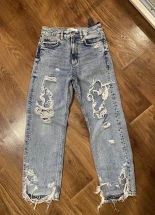 Джинсы прямые с рваным низом плотный джинс коттон голубые вареные zara 34