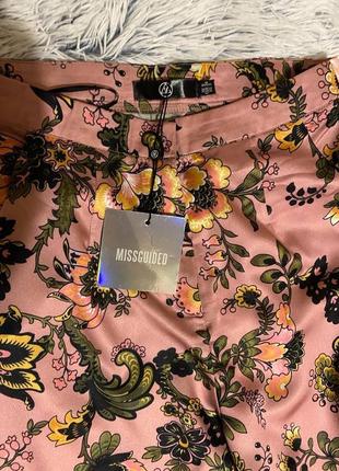 Нові прямі широкі атласні брючки від missguided