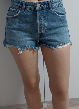Женские шорты zara в идеальном состоянии+ топ vero moda в подарок