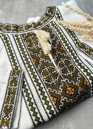 Вишиванка чоловіча ручної роботи