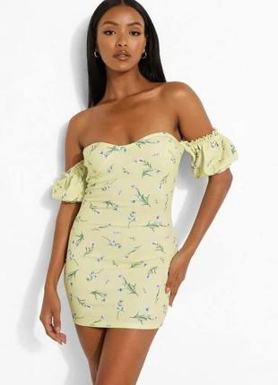 Желтое мини платье с цветочным принтом от boohoo