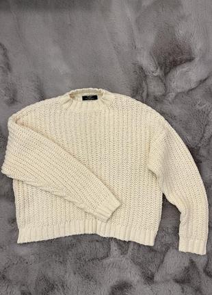 Светр жіночий, вʼязаний