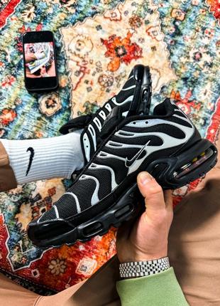 Nike air max plus “black/metallic silver"