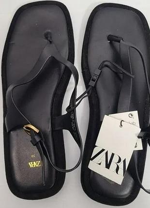 Кожаные сандалии zara