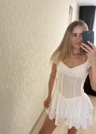 Сукня з прошви