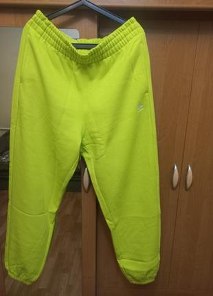 Продам нові спортивні штани adidas(l) оригінал