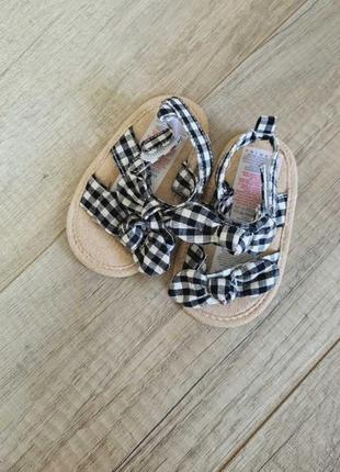 Пинетки primark на 6-9 мес