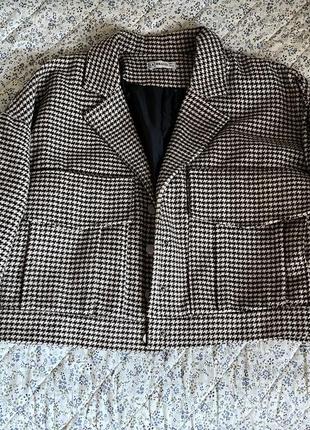 Клетчатый жакет, идеальный укороченный фасон.