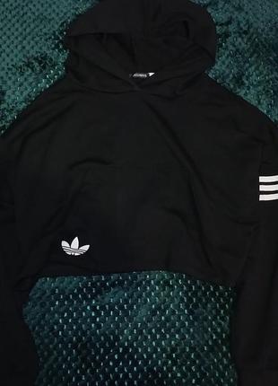 Топ adidas