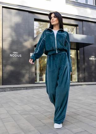 Спортивный костюм из бархата
