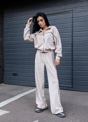 Спортивный костюм из бархата