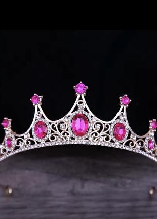 Корона диадема на голову розовая малиновая с розовыми малиновыми камнями разова малиновая