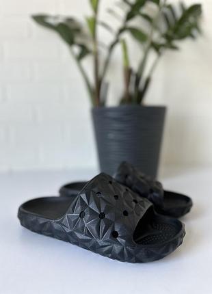 Шлепки женские легкие и стильные