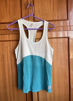 Спортивна жіноча майка