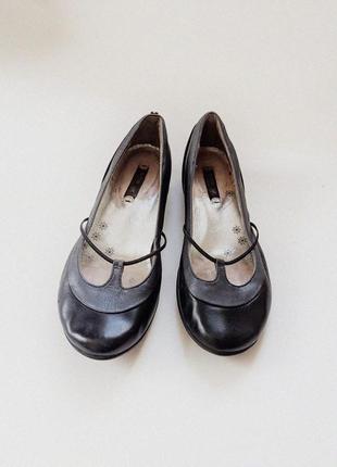 Кожаные туфли clarks
