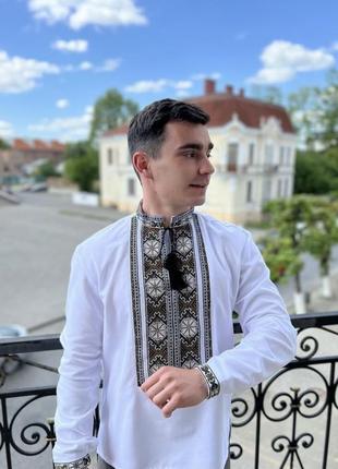 Вишиванка чоловіча ручної роботи