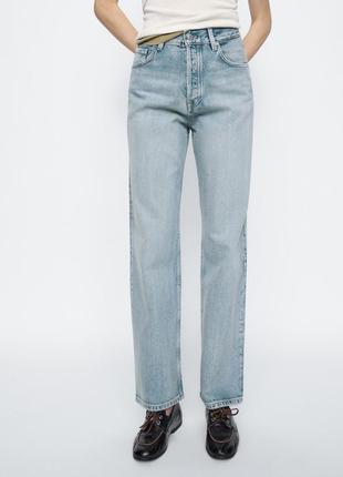 Прямые джинсы