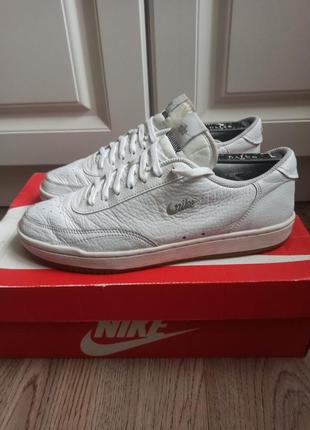 Кроссовки nike court
