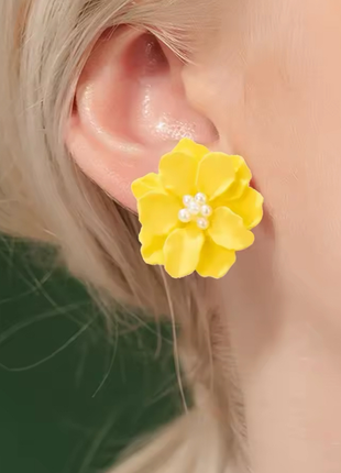 Серьги желтые цветочки