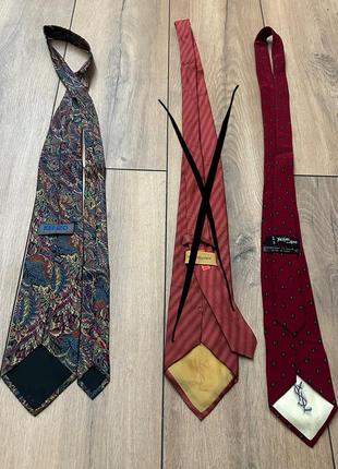Краватки yvessaintlaurent