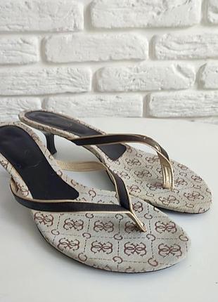 Шльопанці жіночі guess