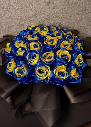 Бокс из роз, цветы из ленты, розы с лент