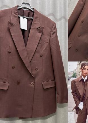 Двобортний підажак з ґудзиками