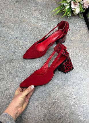 Изысканные женские туфли