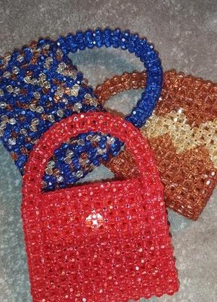 Сумочка из акриловых бусин