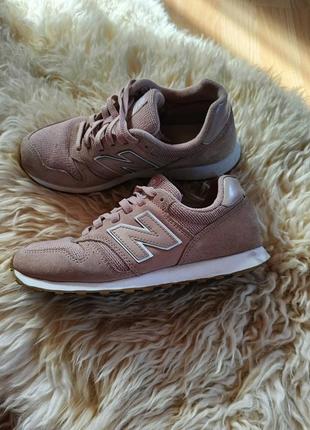 Кросівки жіночі new balance