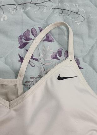 Белый спортивный топ nike женский топик на тонких брителях2 фото