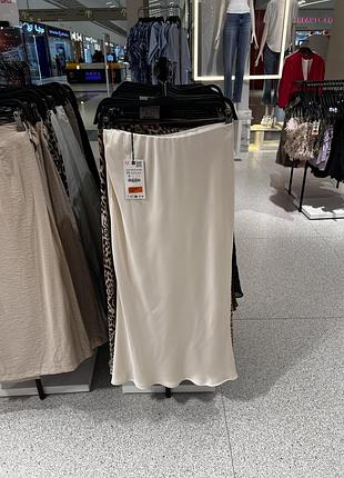 Атласная юбка zara