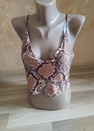 Топ зміїнний принт